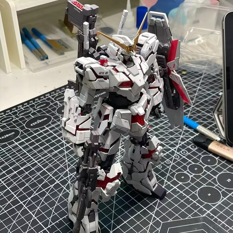 In Stock Hg 1/144 Rx-0 Unicorn - đánh giá và giá Model Kit Iron Man Mark 50