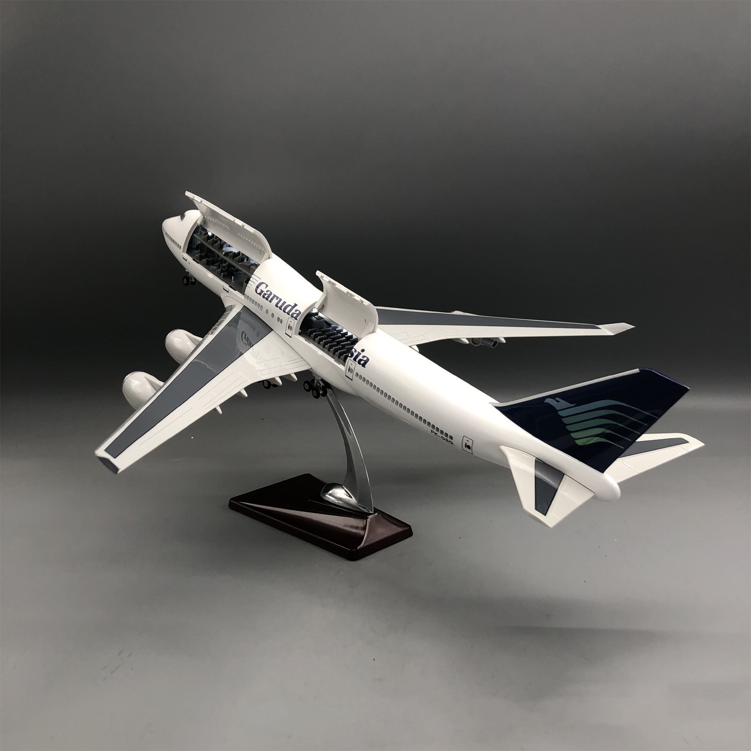 New Cabin Door Openable Garuda - đánh giá và giá Model Kit Indonesia
